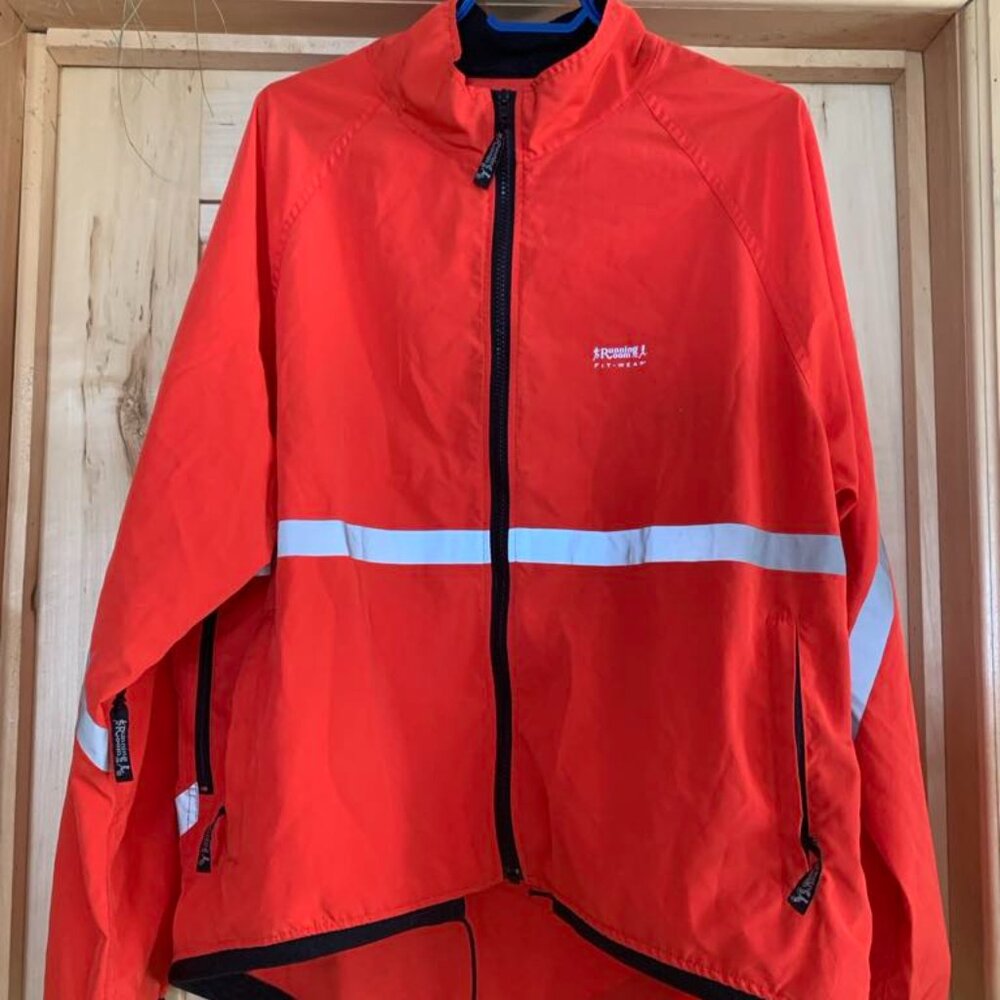 Running Room Reflective Jacket  with pockets (Unisex Large)
